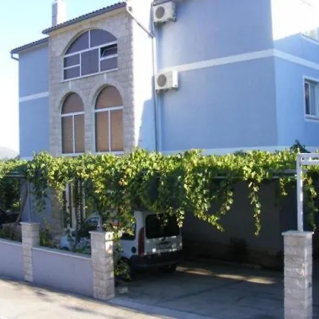 Appartement Apartments David *